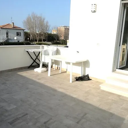 Al Mare Da Giulia Apartmán *